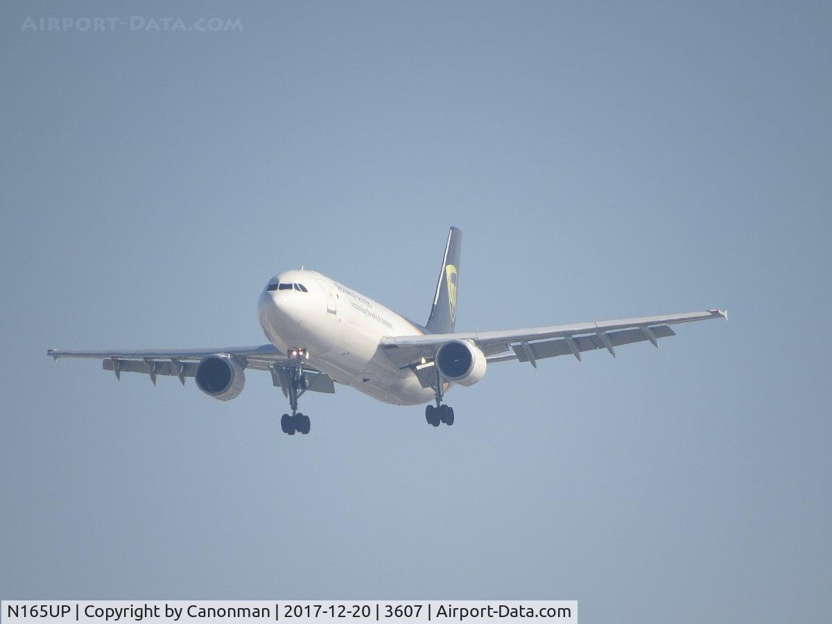 N165UP, 2005 Airbus A300F4-622R C/N 0854, Landing