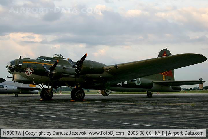N900RW, 1944 Boeing B-17G Flying Fortress C/N 8627, Boeing B-17G Flying Fortress 