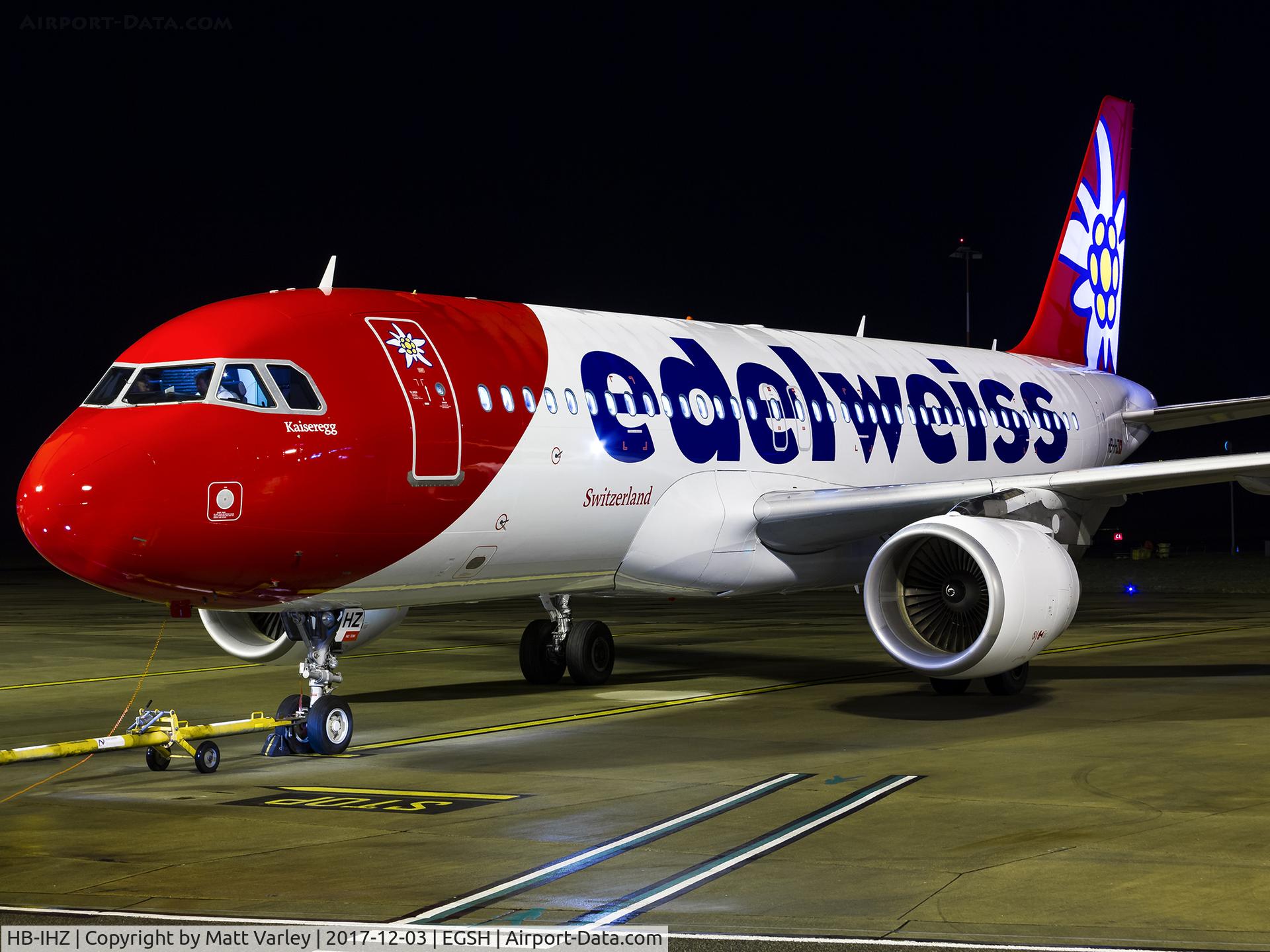 HB-IHZ, 1999 Airbus A320-214 C/N 1026, Sat on stand 5