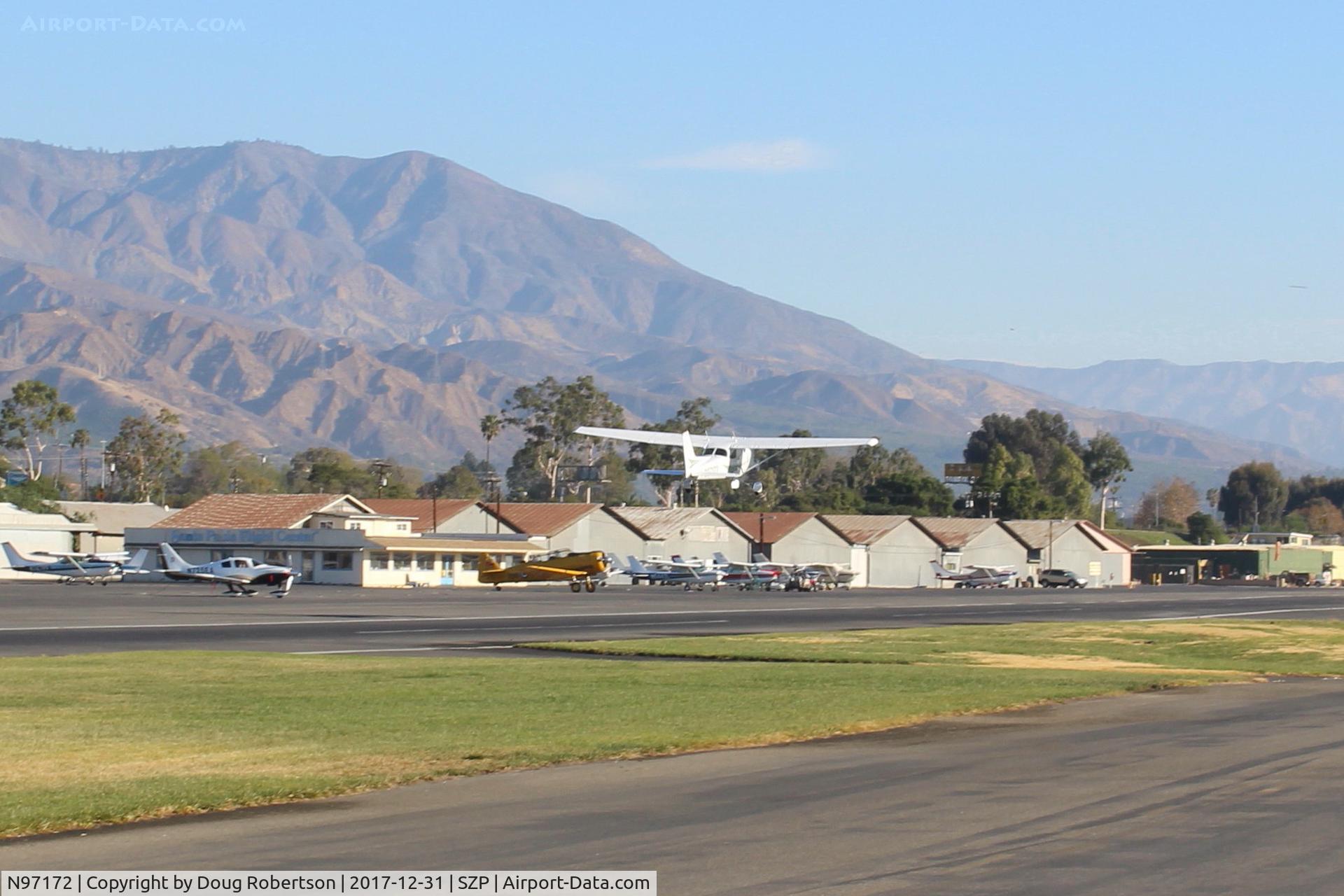 N97172, 1984 Cessna 172P C/N 17276162, 1984 Cessna 172P SKYHAWK, Lycoming O-320-D2J 160 Hp, takeoff climb Rwy 04
