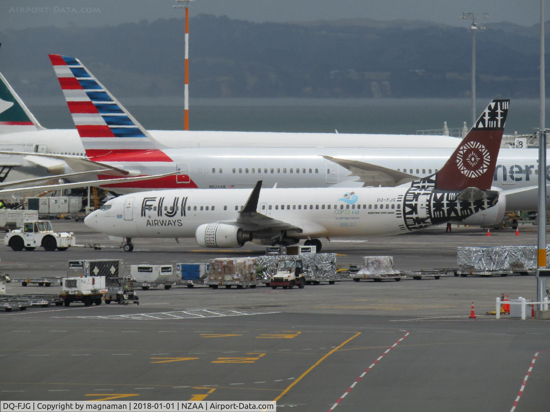 DQ-FJG, 1999 Boeing 737-8X2 C/N 29968, towed out to leave