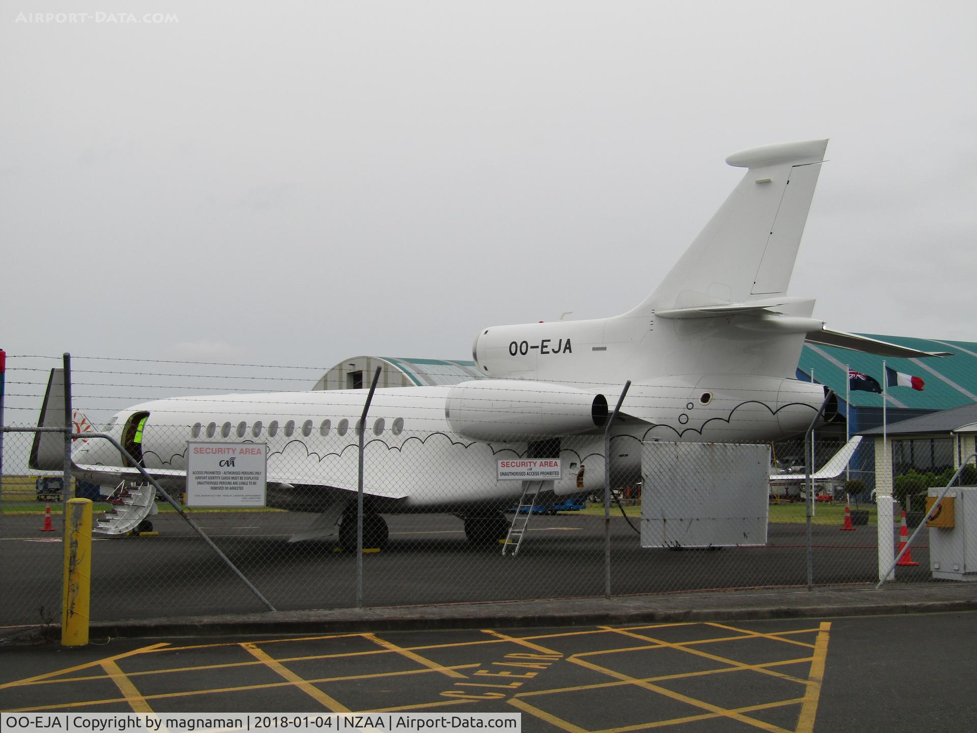 OO-EJA, 2011 Dassault Falcon 7X C/N 124, getting ready for long flight back to europe