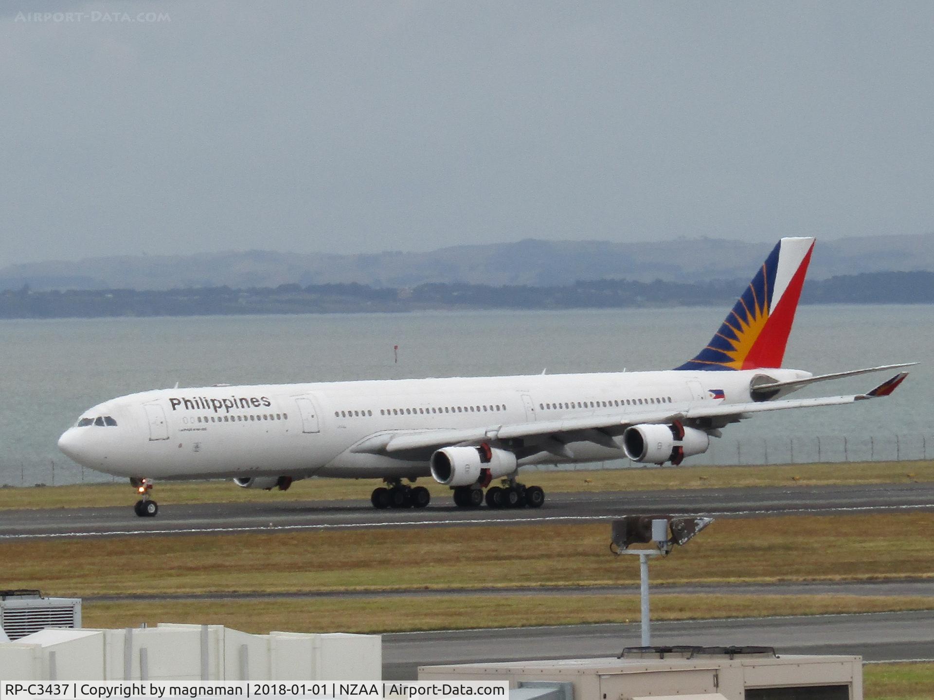 RP-C3437, 2000 Airbus A340-313 C/N 332, just landing at AKL