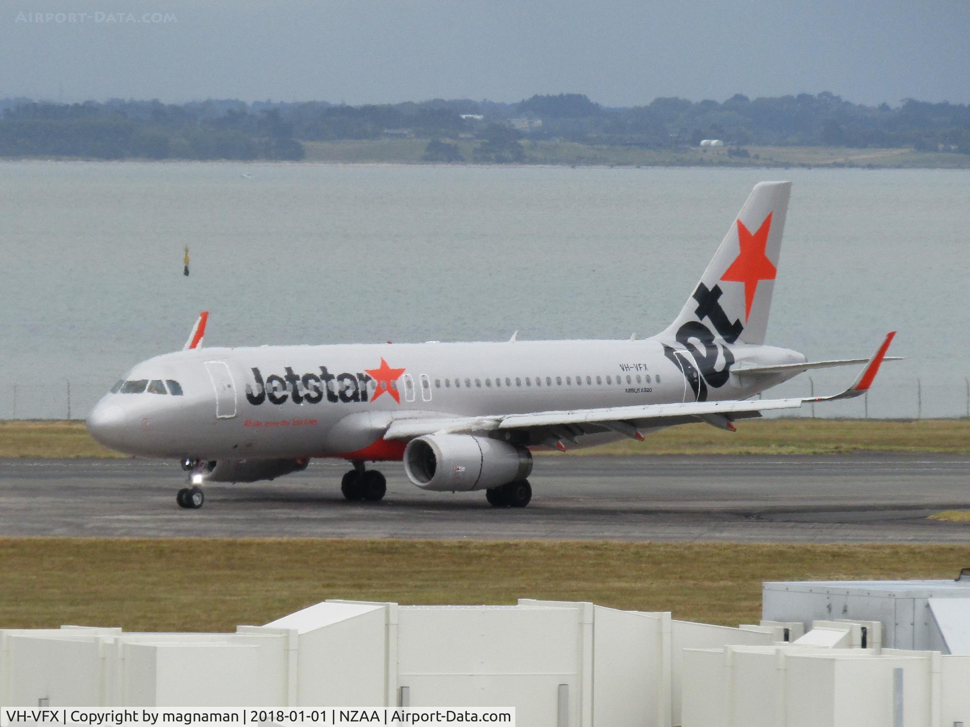 VH-VFX, 2013 Airbus A320-232 C/N 5871, just landed