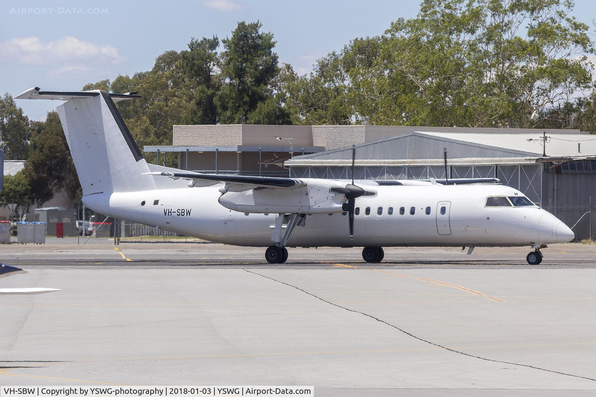 VH-SBW, 2004 De Havilland Canada DHC-8-315Q Dash 8 C/N 599, QantasLink (VH-SBW) Bombardier DHC-8-315Q Dash 8 taxiing at Wagga Wagga Airport