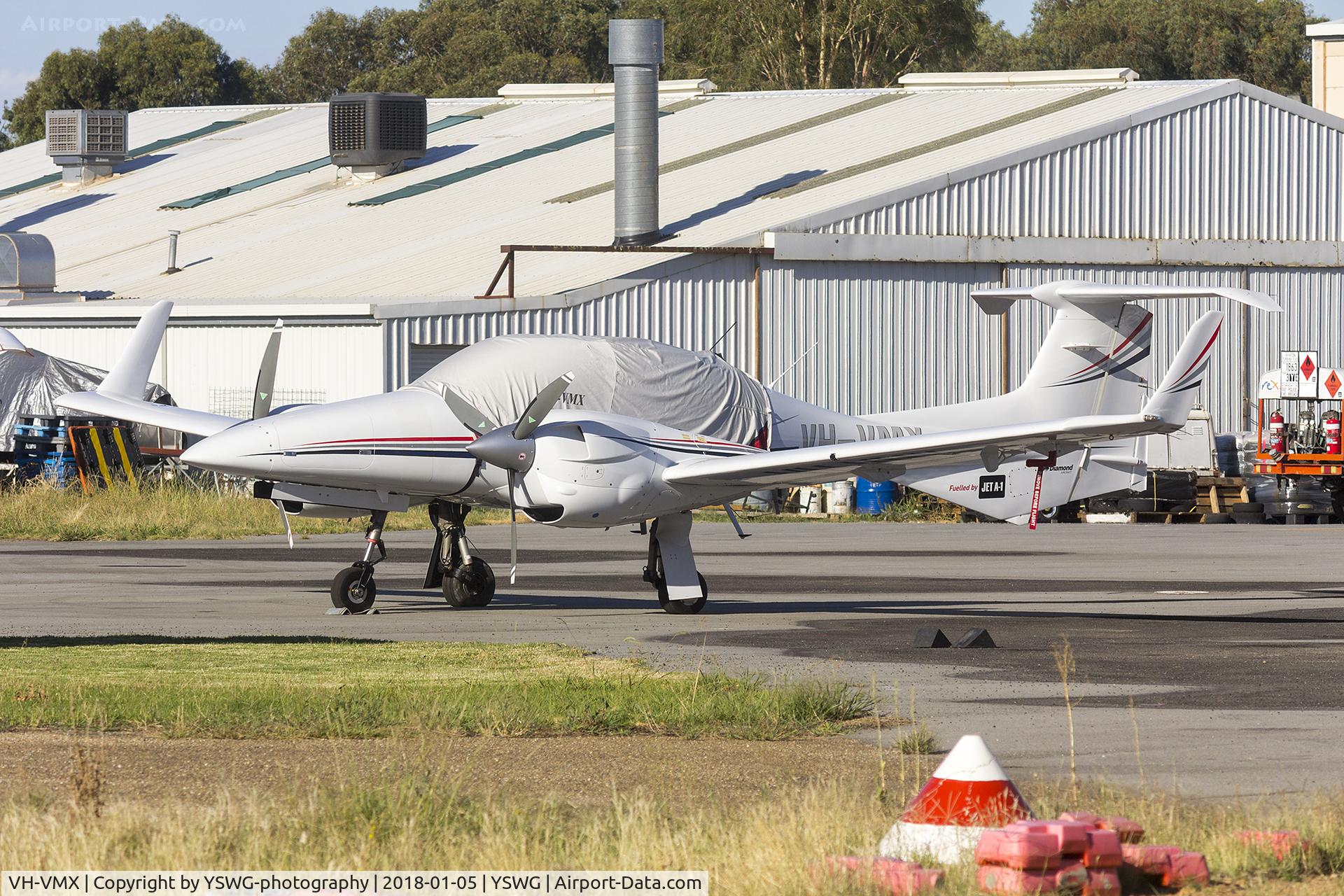 VH-VMX, 2014 Diamond DA-42NG Twin Star C/N 42.N139, Diamond DA42 NG Twin Star (VH-VMX) at Wagga Wagga Airport