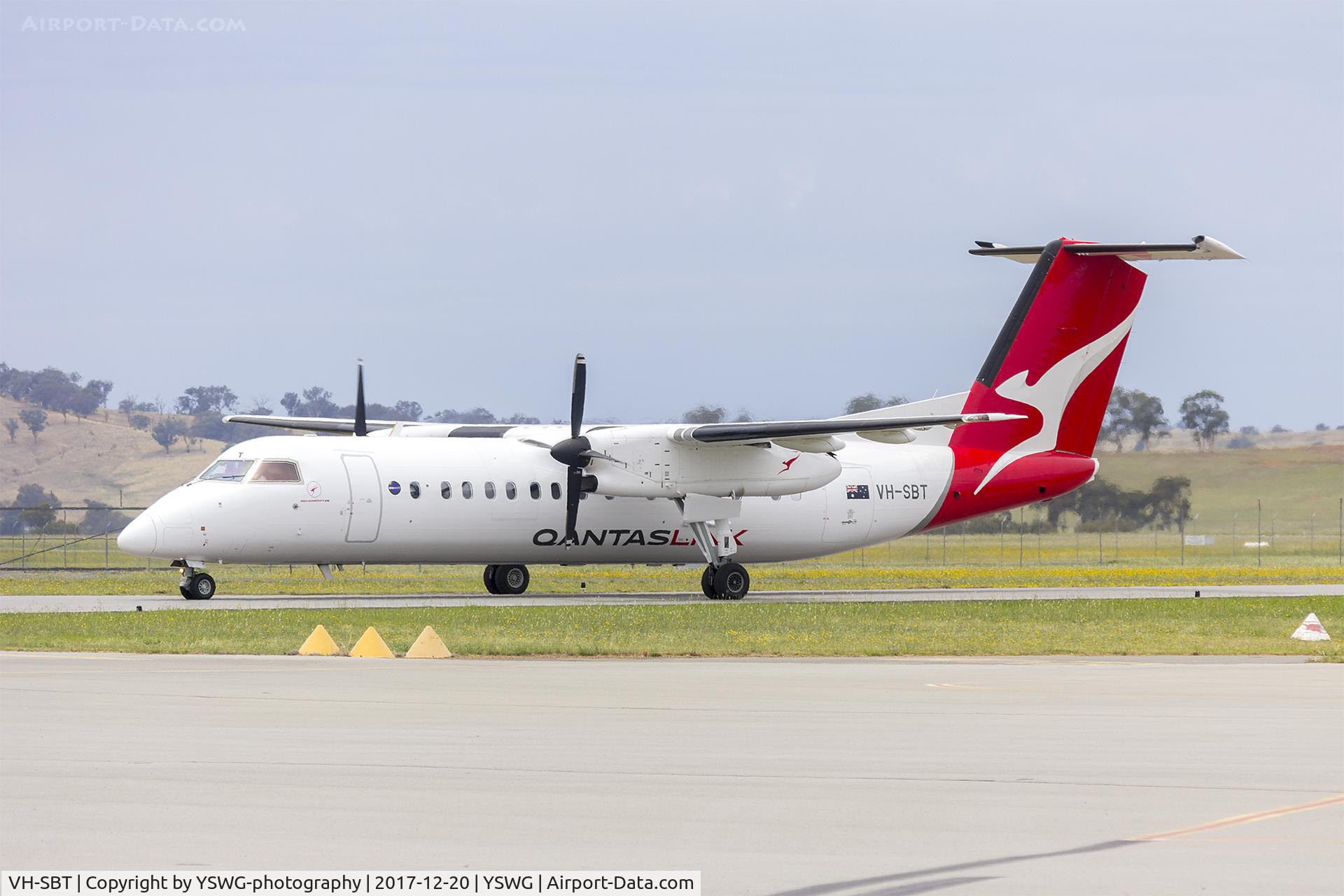 VH-SBT, 2002 De Havilland Canada DHC-8-315Q Dash 8 C/N 580, QantasLink (VH-SBT) Bombardier DHC-8-315Q Dash 8, in new QantasLink 