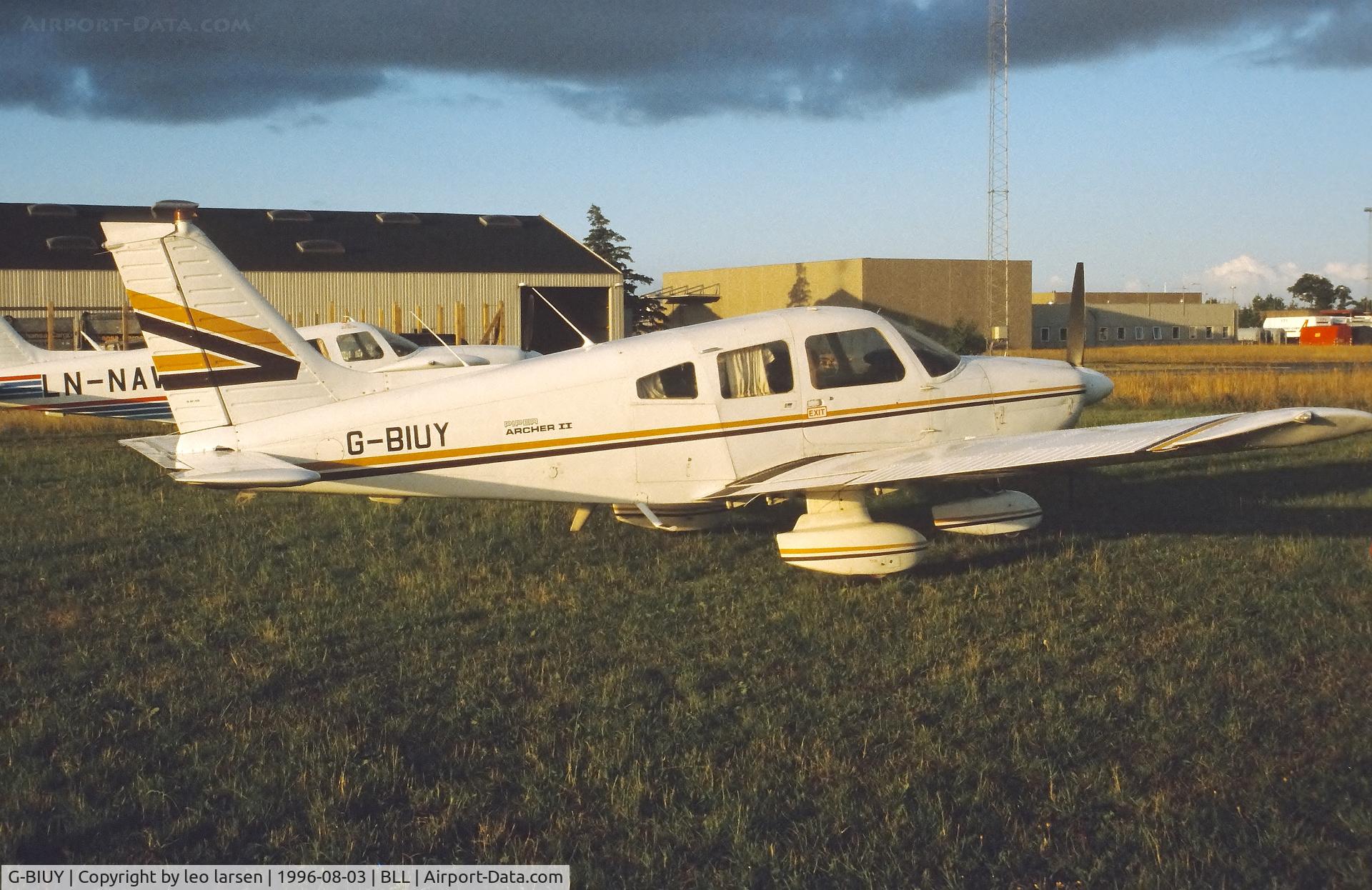 G-BIUY, 1981 Piper PA-28-181 Cherokee Archer II C/N 28-8190133, Billund 3.8.1996