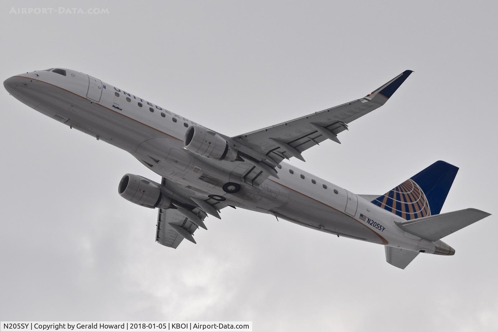 N205SY, 2017 Embraer 175LR (ERJ-170-200LR) C/N 17000636, Departing RWY 10L.