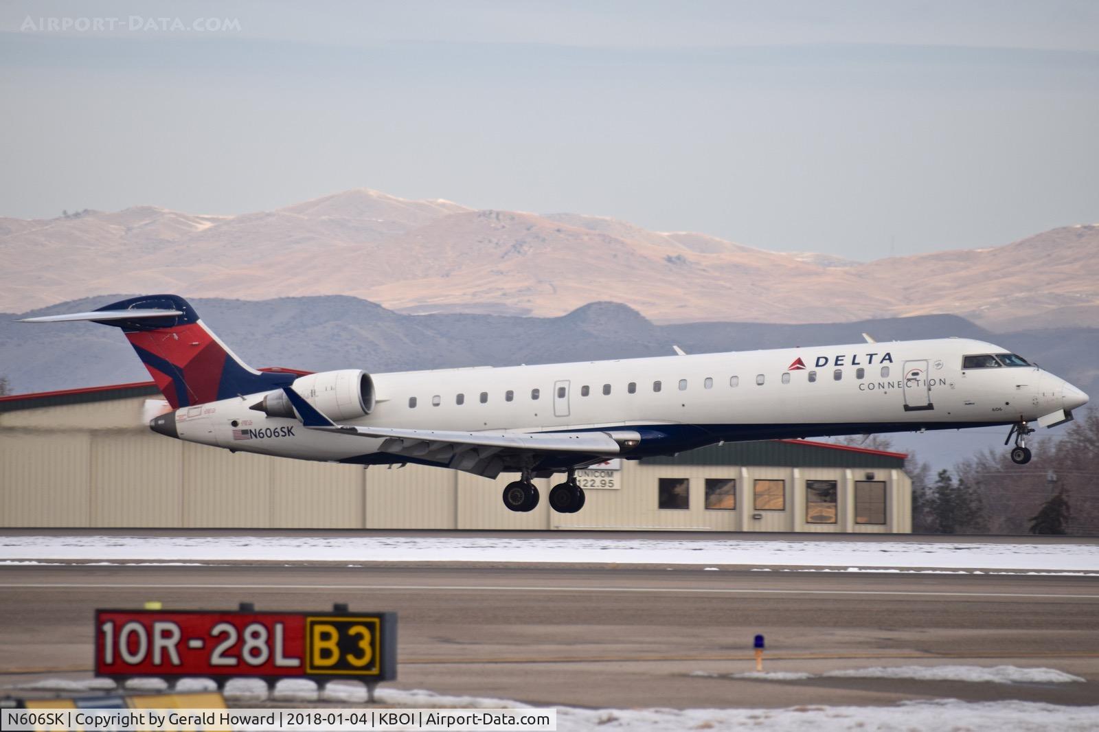 N606SK, 2006 Bombardier CRJ-700 (CL-600-2C10) Regional Jet C/N 10250, Landing RWY 10R.
