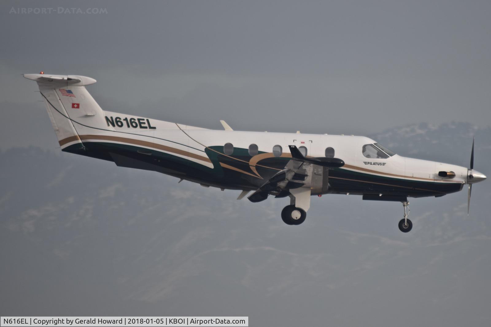 N616EL, 2005 Pilatus PC-12/45 C/N 616, Landing RWY 10R.