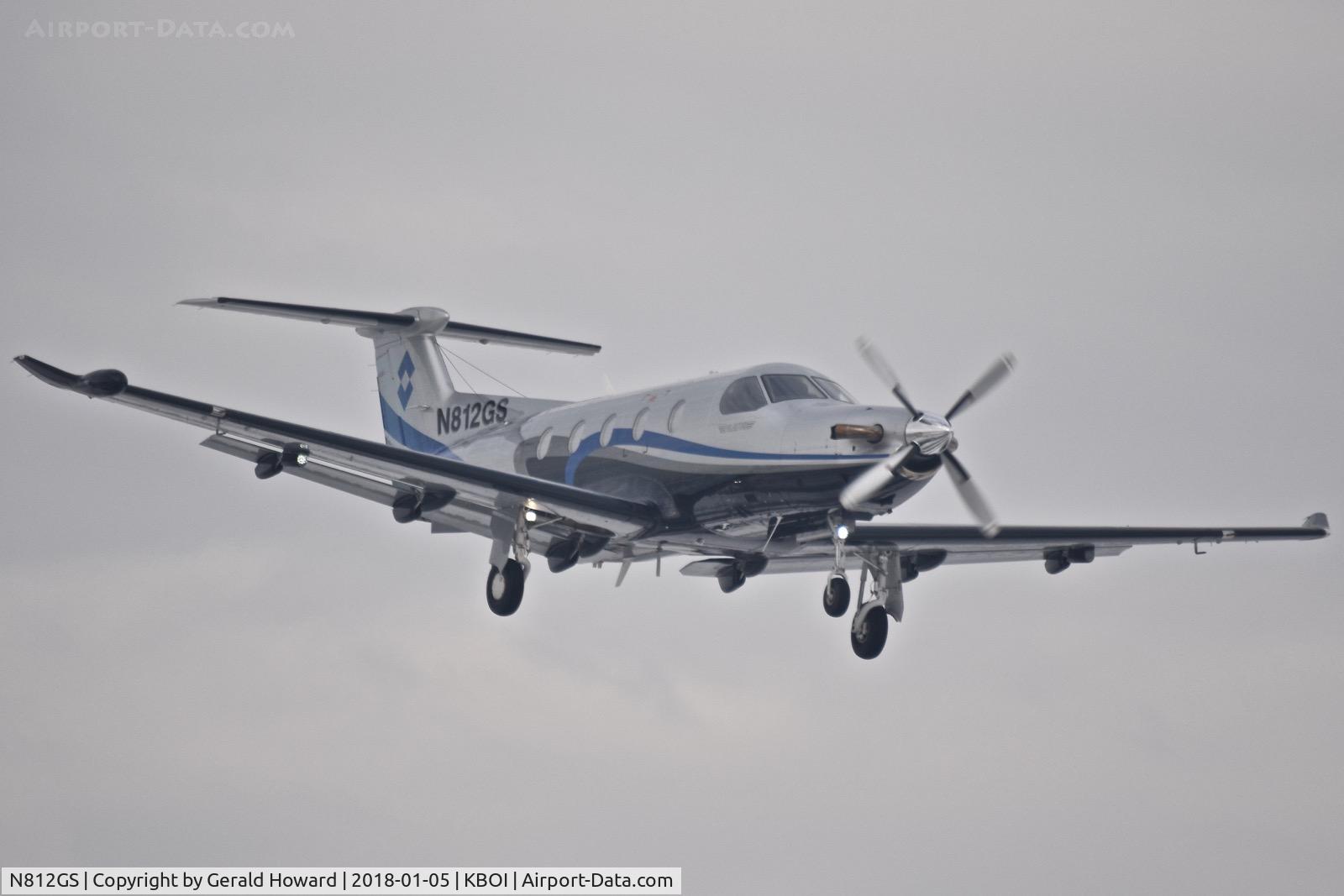 N812GS, 2008 Pilatus PC-12/47E C/N 1086, On approach for RWY 10R.