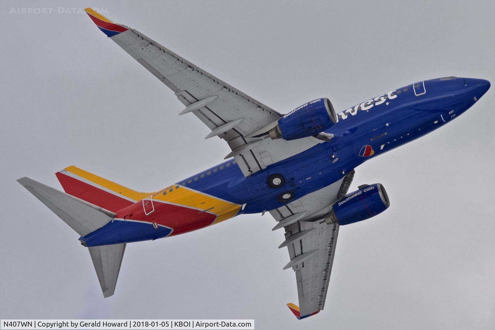 N407WN, 2001 Boeing 737-7H4 C/N 29817, Departing KBOI.