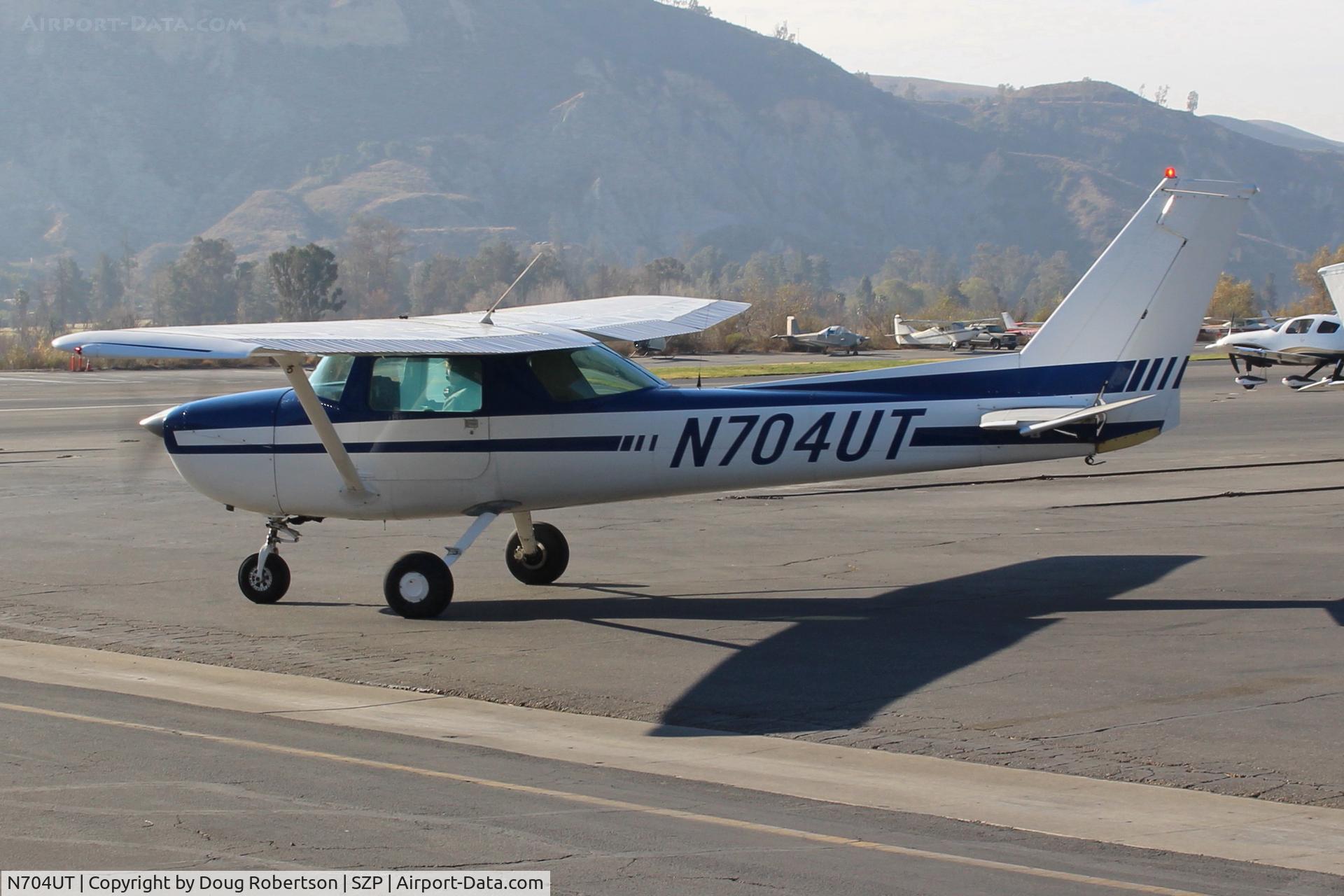 N704UT, 1976 Cessna 150M C/N 15078891, 1976 Cessna 150M, Continental O-200 100 Hp, taxi from tiedown