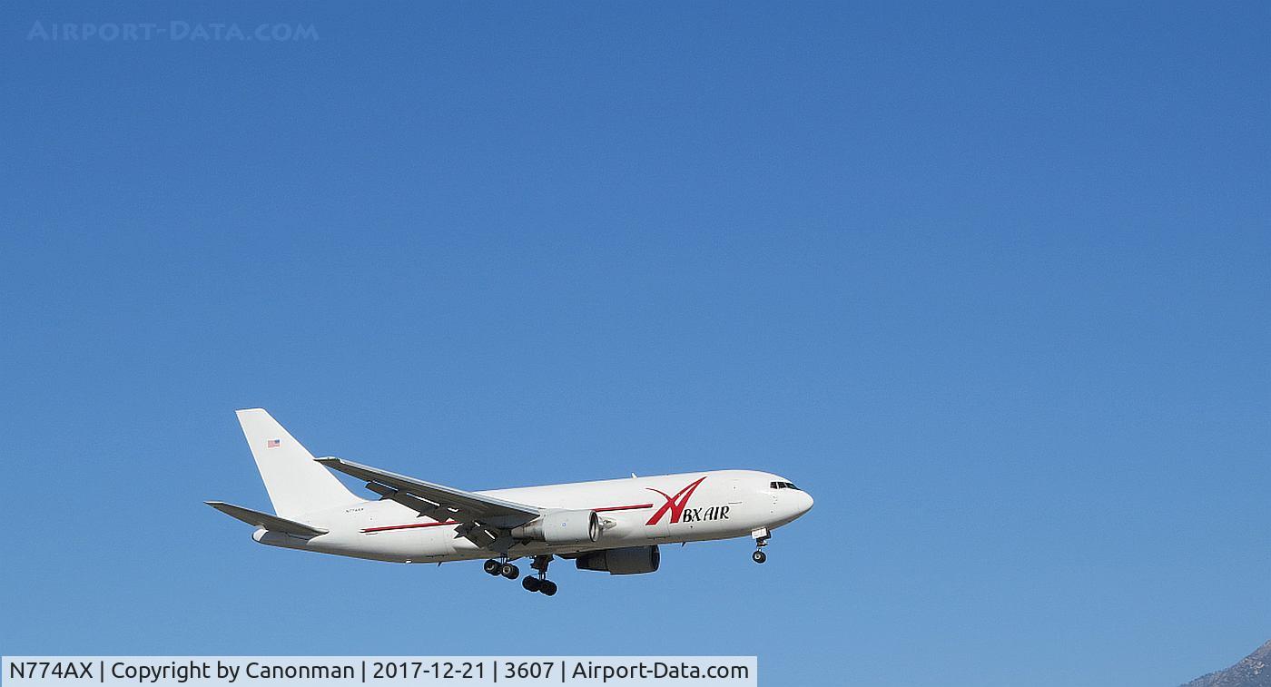 N774AX, 1983 Boeing 767-281 C/N 22789, Landing