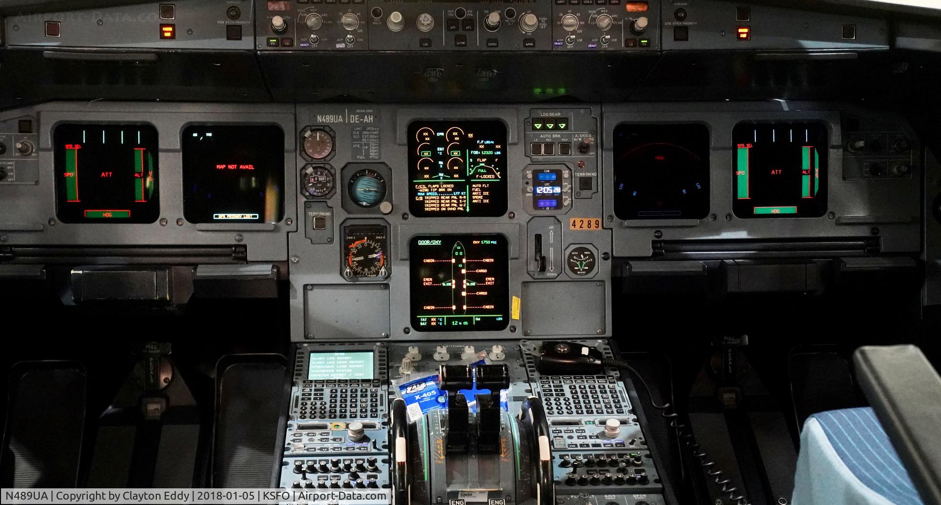 N489UA, 2002 Airbus A320-232 C/N 1702, SFO 2018.