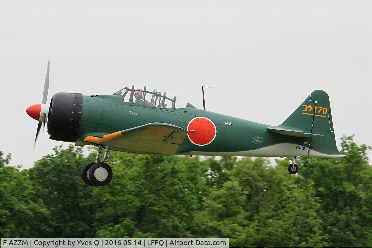 F-AZZM, 2000 North American AT-6B Texan C/N SA-32, North American AT-6B Texan, Take off rwy 28, La Ferté-Alais airfield (LFFQ) Air show 2016