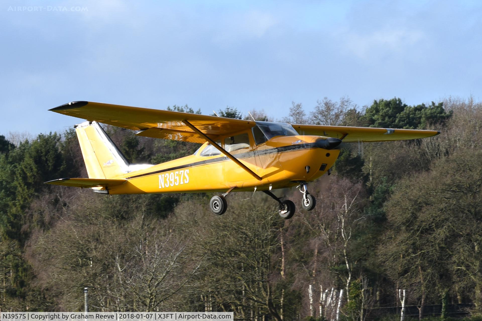 N3957S, 1964 Cessna 172E C/N 17251157, Departing from Felthorpe.