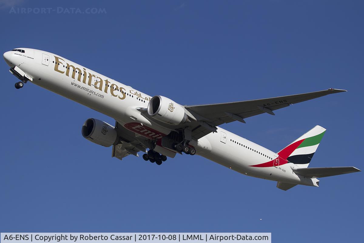 A6-ENS, 2014 Boeing 777-31H/ER C/N 41365, Runway 31