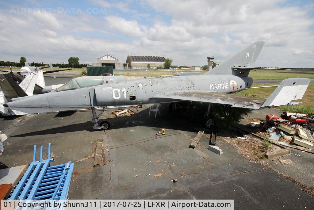 01, Dassault Etendard IV.M C/N 01, Put into storage area for dismalting and then for broken up... severely corroded and restoration is impossible. Probably my last picture of it !