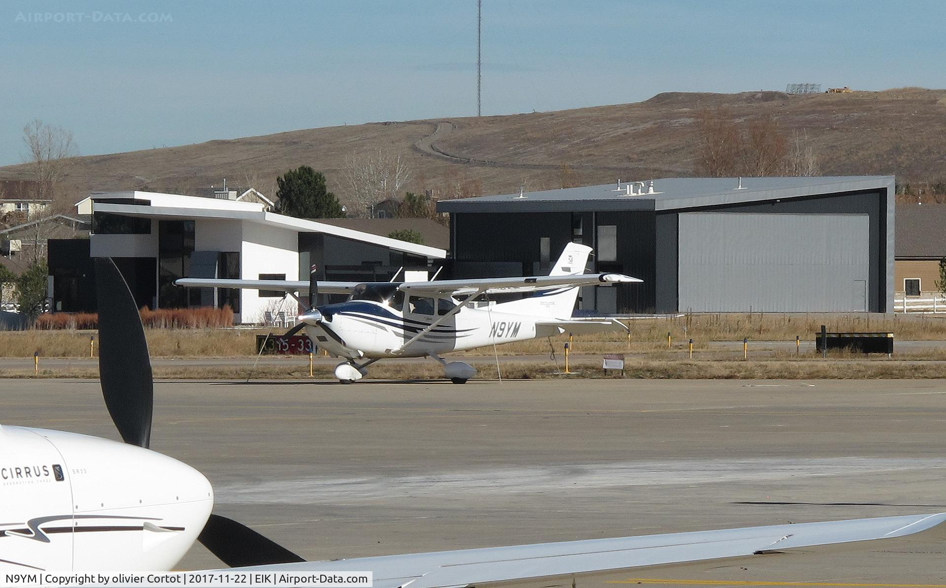 N9YM, 2005 Cessna T182T Turbo Skylane C/N T18208459, On the tarmac