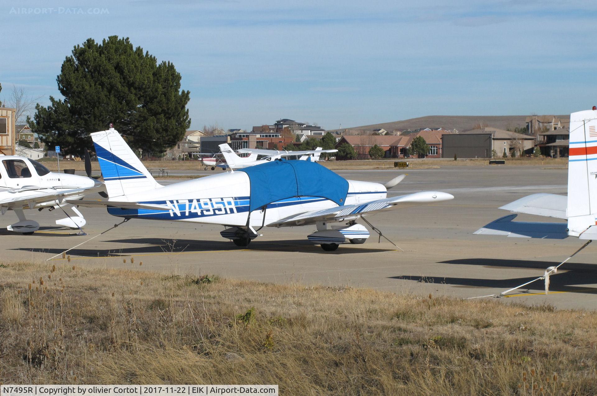 N7495R, 1966 Piper PA-28-140 C/N 28-22049, erie tarmac