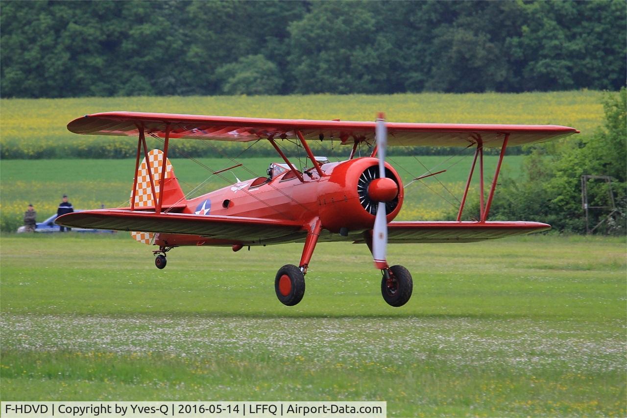 F-HDVD, 1940 Boeing A75N1 (PT-17) C/N 75-940, Boeing A75N1 (PT-17), Landing, La Ferté-Alais (LFFQ) air show 2016