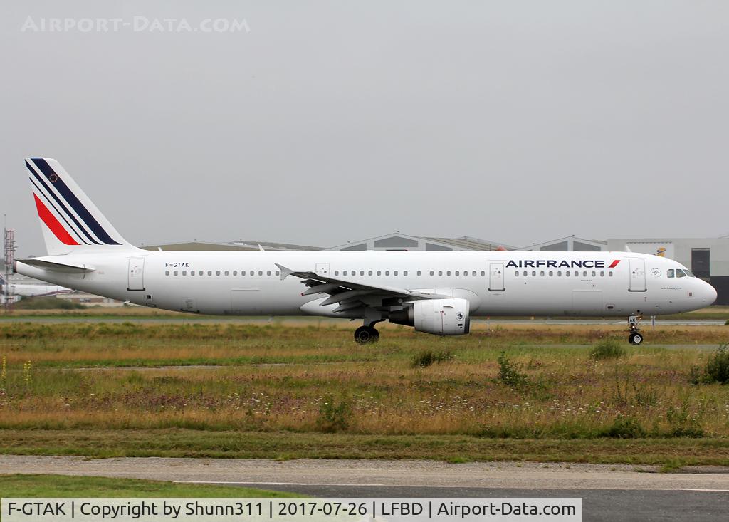 F-GTAK, 2001 Airbus A321-211 C/N 1658, Taxiing for departure in modified new livery...