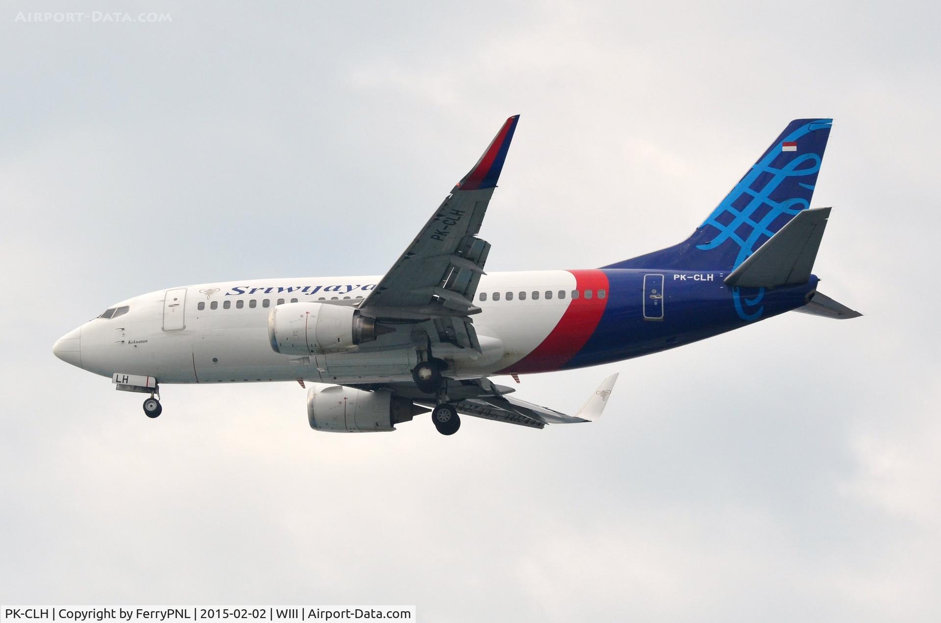 PK-CLH, 1994 Boeing 737-524 C/N 27330, Sriwijaya B735 on short final. Formally with CO as N16617.