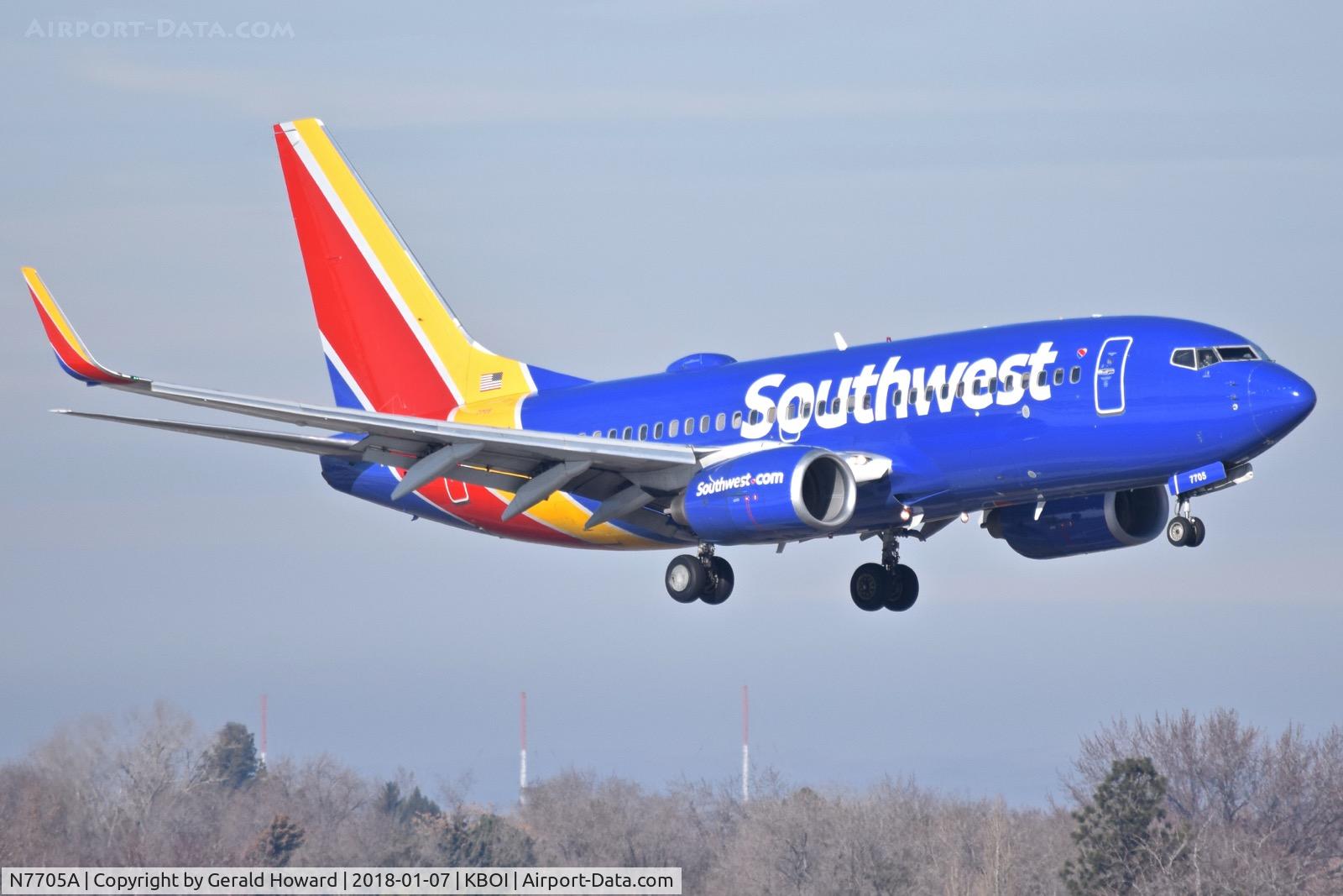 N7705A, 2004 Boeing 737-76N C/N 32741, On final for RWY 10L.