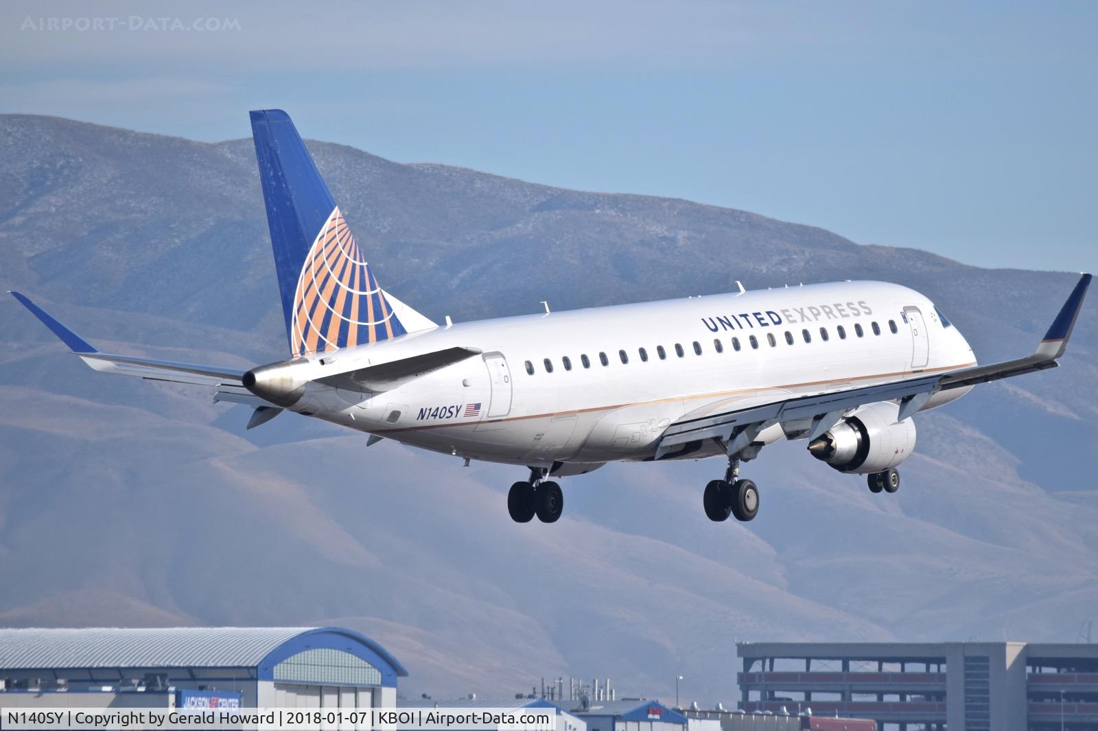 N140SY, 2015 Embraer 175LR (ERJ-170-200LR) C/N 17000470, Landing RWY 10L.