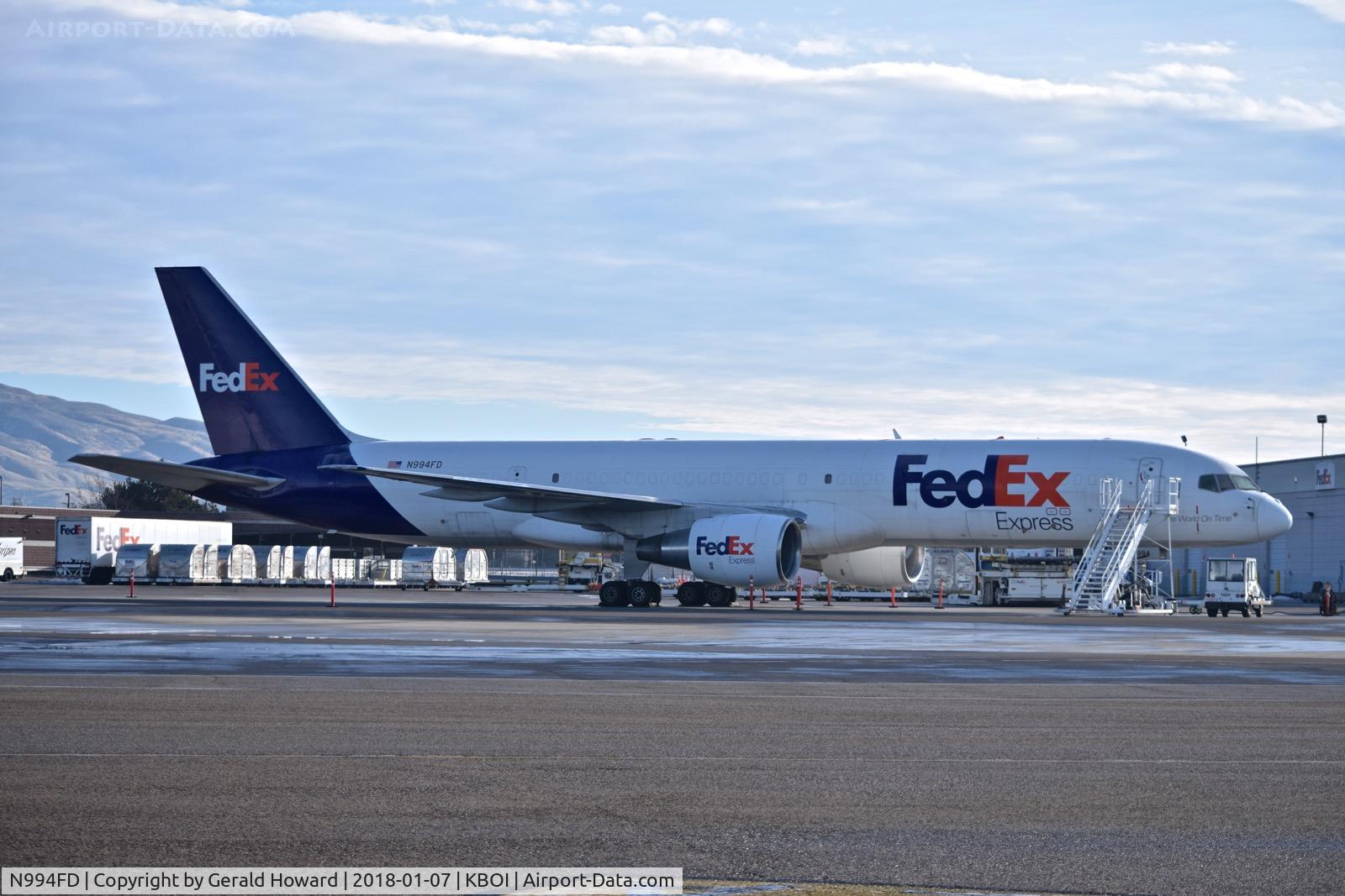 N994FD, 1992 Boeing 757-23A C/N 25490, Parked on the Fed Ex ramp.