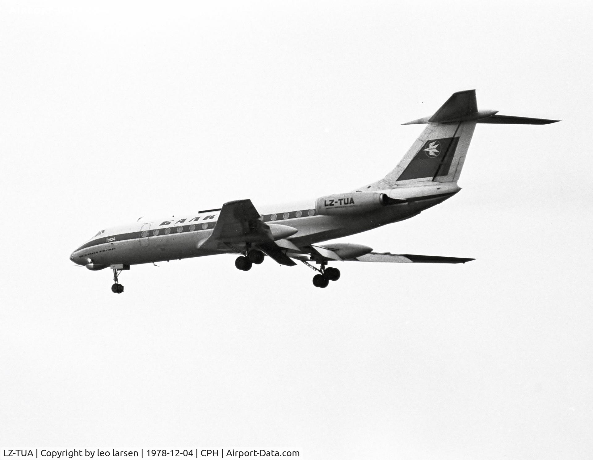 LZ-TUA, 1968 Tupolev Tu-134 C/N 8350405, Copenhagen 4.12.1978