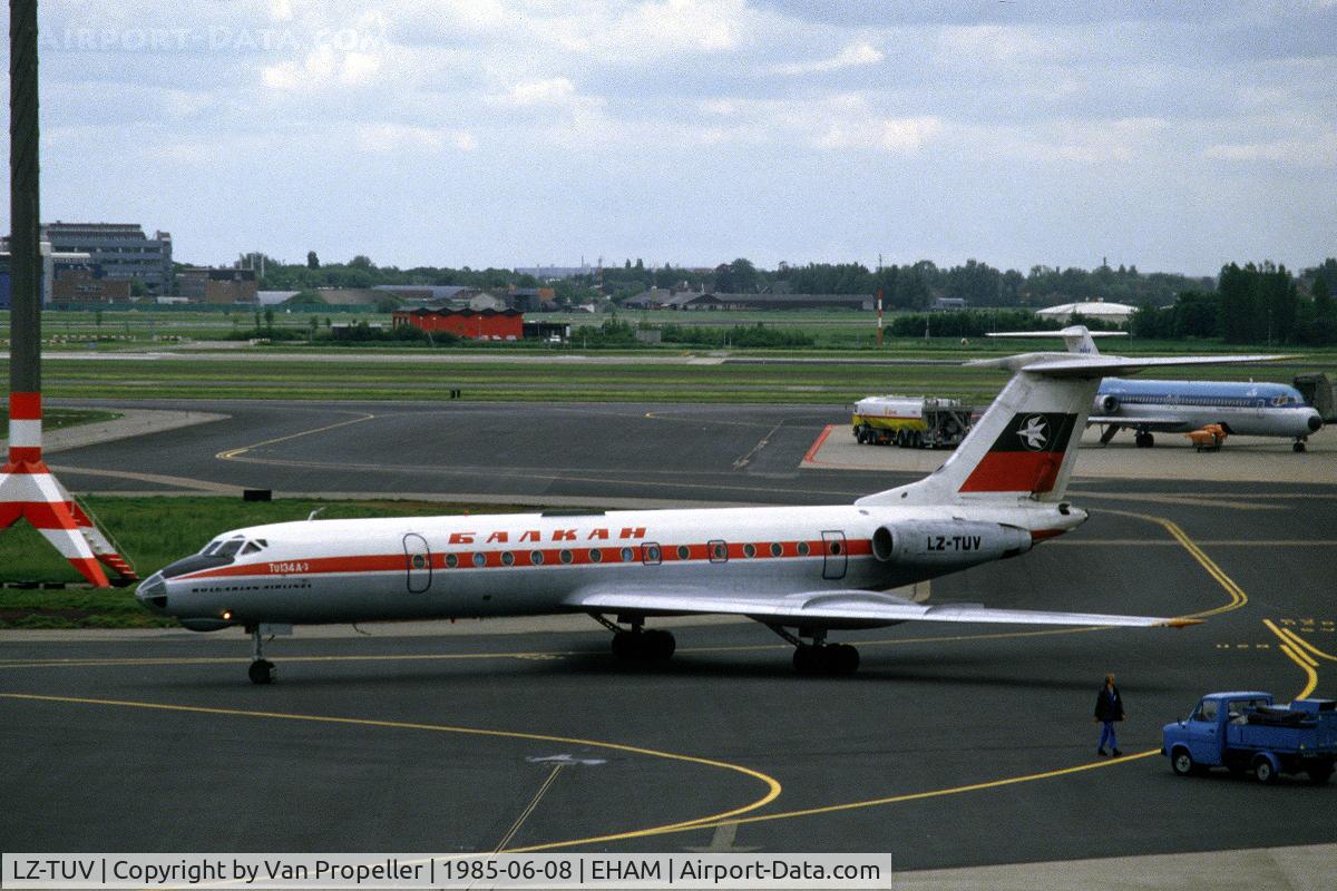 LZ-TUV, 1971 Tupolev Tu-134A-3 C/N 1351408, Balkan Bulgarian Airlines Tupolev Tu-134A-3 at Schiphol airport, the Netherlands, 1985
