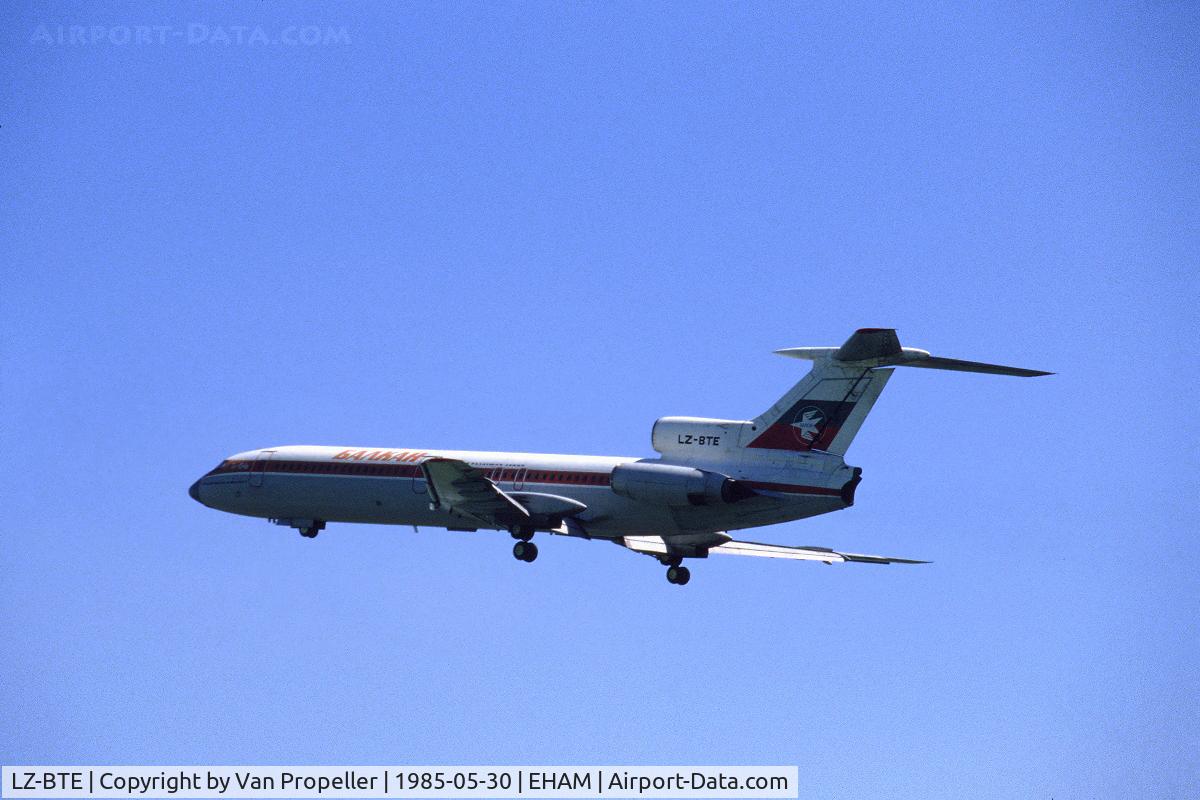 LZ-BTE, 1974 Tupolev Tu-154B C/N 74A073, Balkan Bulgarian Airlines Tupolev Tu-154B taking off from Schiphol airport, the Netherlands, 1985