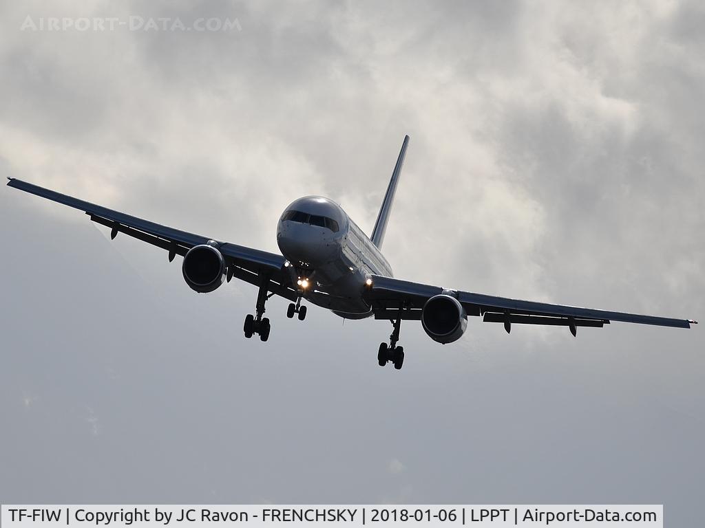 TF-FIW, 1990 Boeing 757-27B/ER C/N 24838, TACV Cabo Verde Airlines VR602 from Espargos (SID)