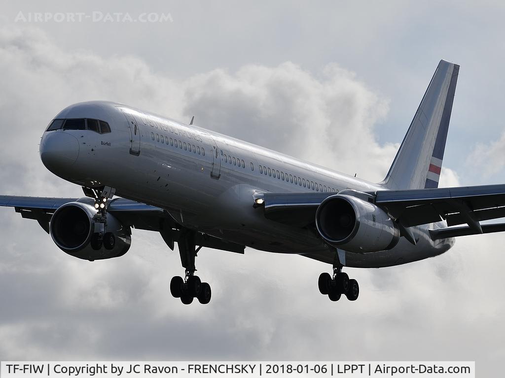 TF-FIW, 1990 Boeing 757-27B/ER C/N 24838, TACV Cabo Verde Airlines VR602 from Espargos (SID)
