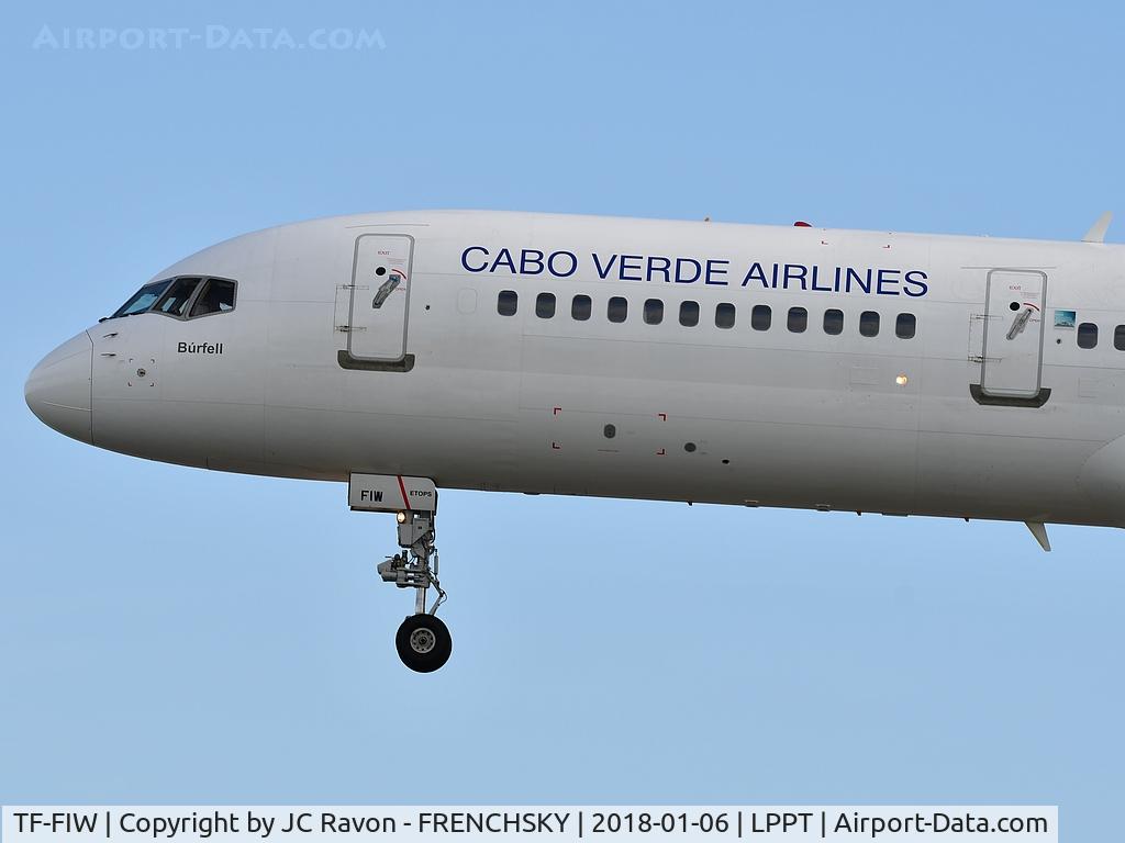 TF-FIW, 1990 Boeing 757-27B/ER C/N 24838, TACV Cabo Verde Airlines VR602 from Espargos (SID)