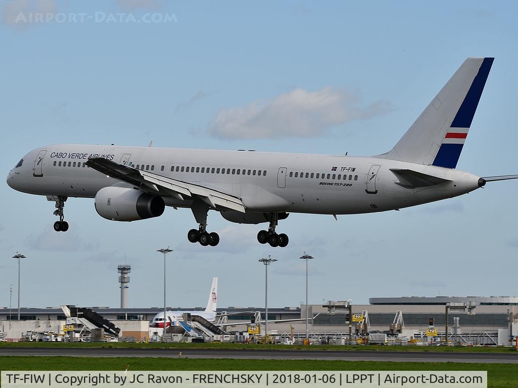 TF-FIW, 1990 Boeing 757-27B/ER C/N 24838, TACV Cabo Verde Airlines VR602 from Espargos (SID)