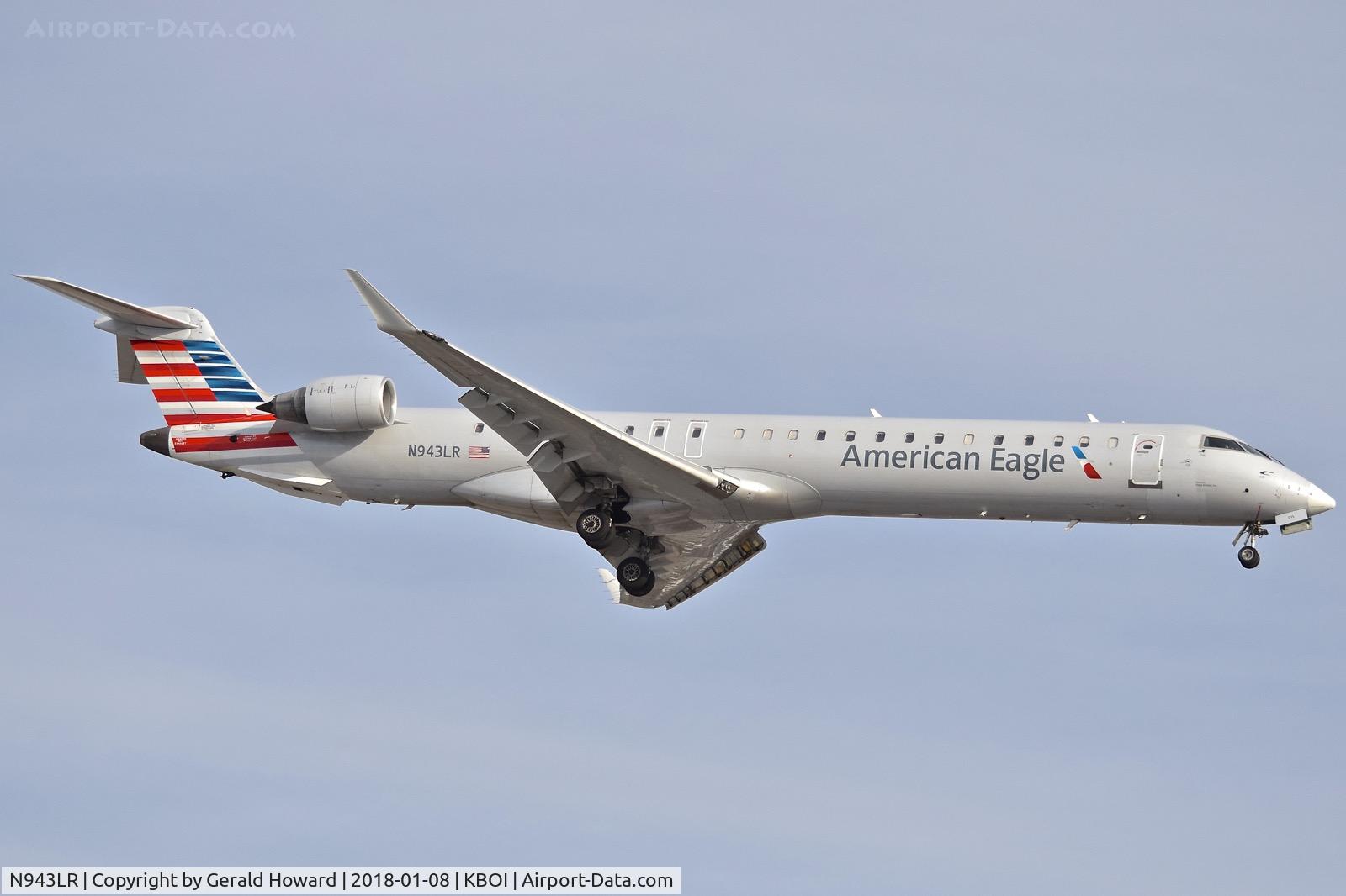N943LR, 2006 Bombardier CRJ-900 (CL-600-2D24) C/N 15068, Landing RWY 10L.
