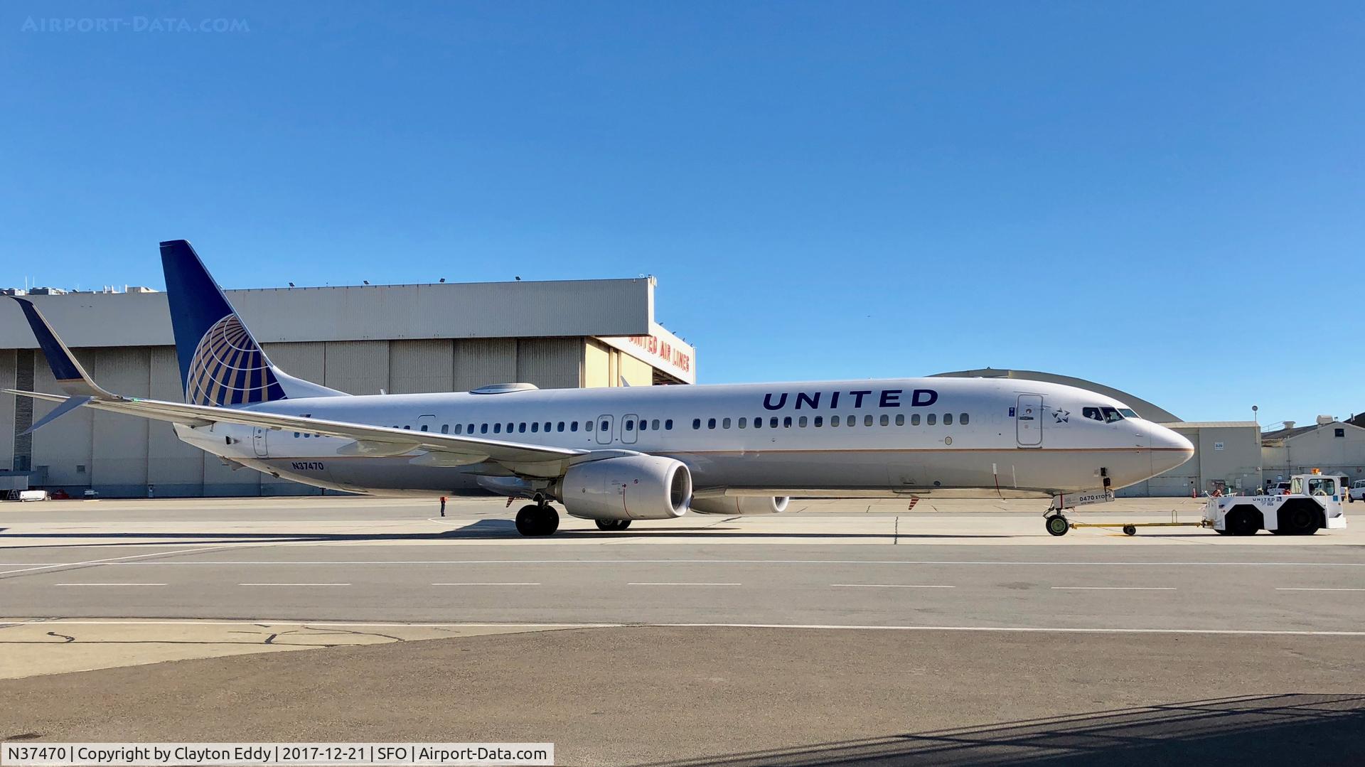 N37470, 2013 Boeing 737-924/ER C/N 37099, SFO 2017.
