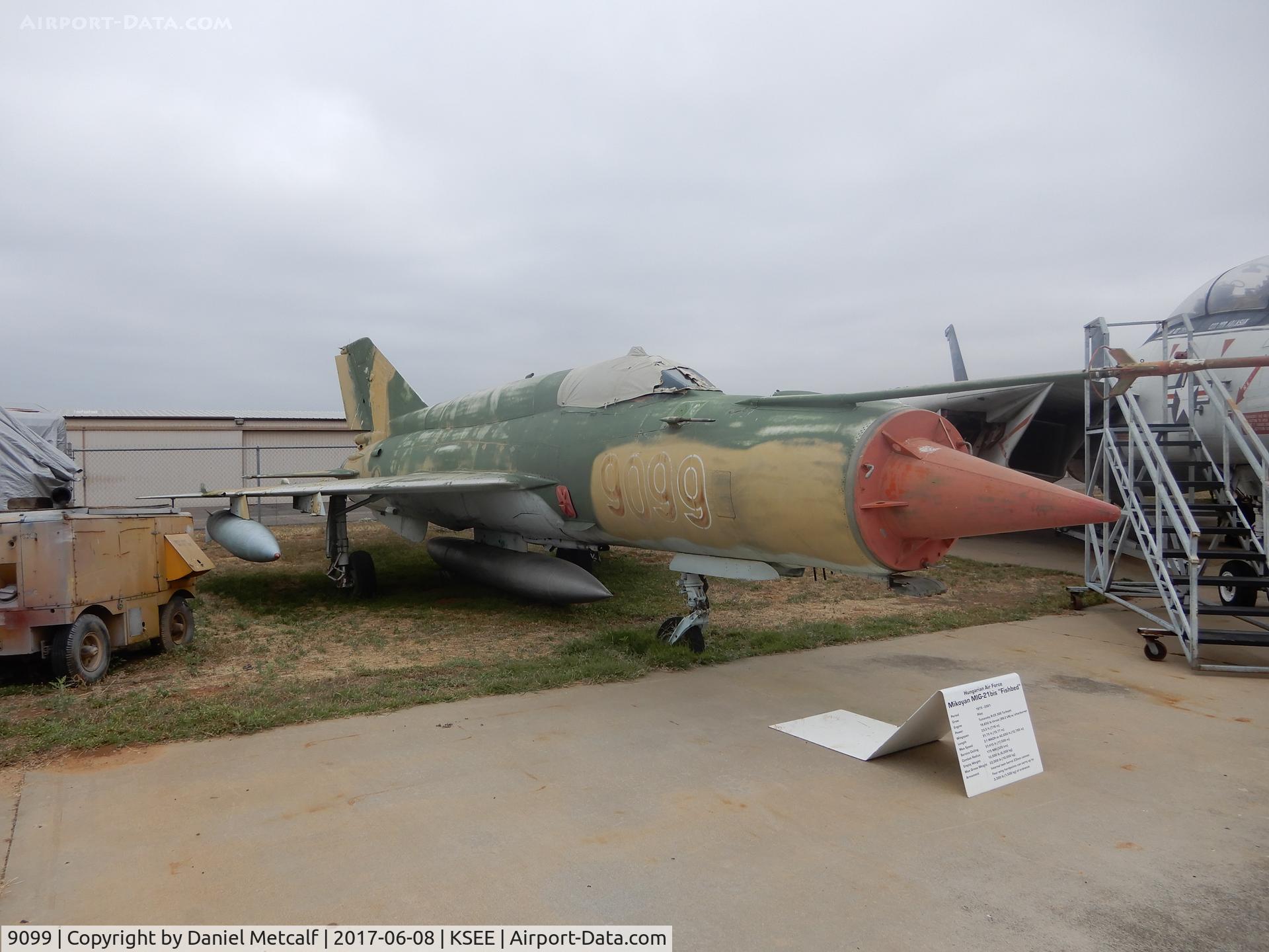 9099, Mikoyan-Gurevich MiG-21bis C/N N75049099/3105, San Diego Air & Space Museum (Gillespie Field Annex)
