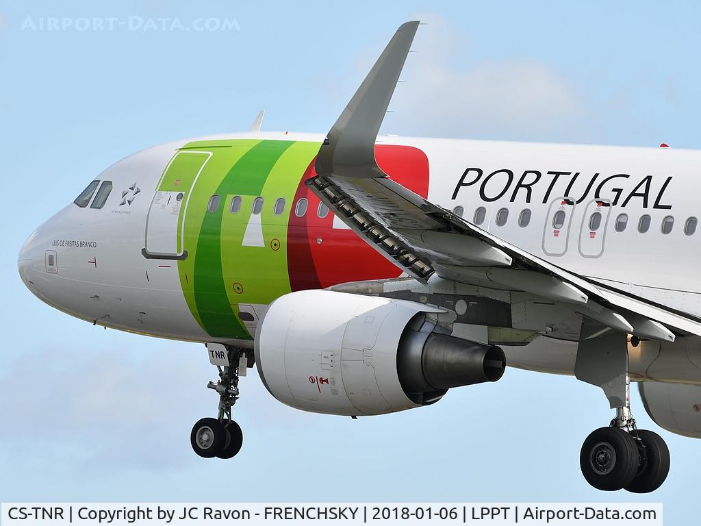 CS-TNR, 2009 Airbus A320-214 C/N 3883, 