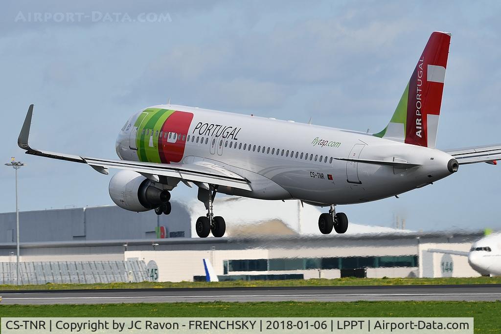 CS-TNR, 2009 Airbus A320-214 C/N 3883, 