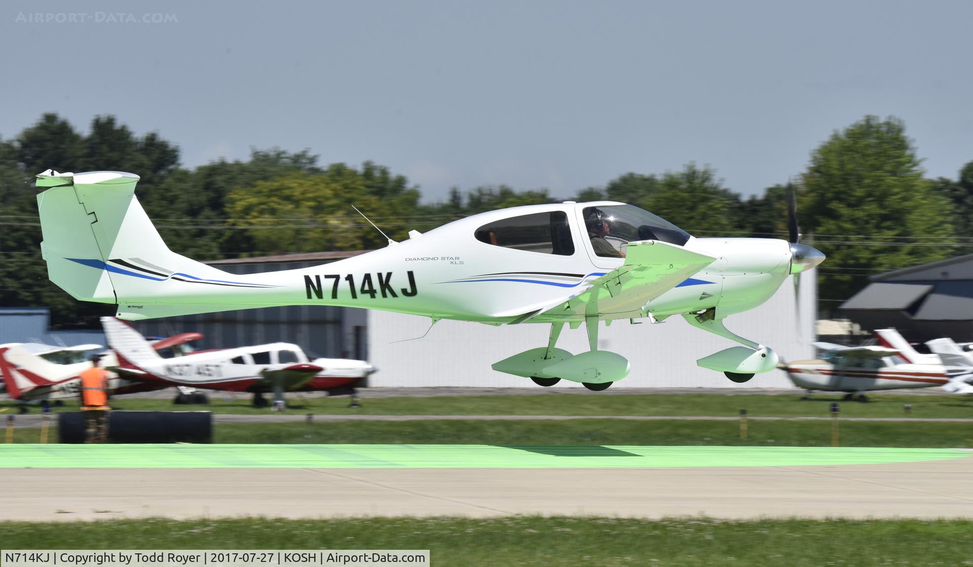 N714KJ, 2007 Diamond DA 40 Diamond Star C/N 40.888, Airventure 2017