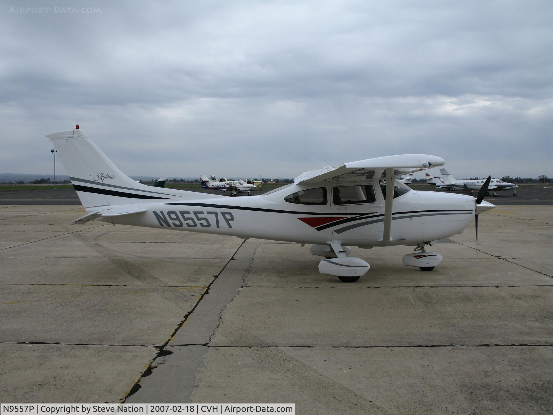 N9557P, Cessna 182S Skylane C/N 18280294, 1998 Cessna 182S Skylane @ Hollister Municipal Airport, CA