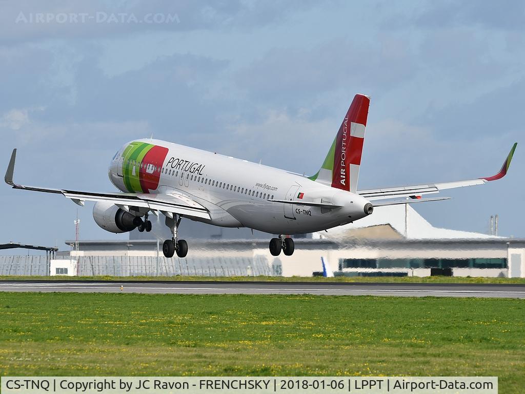 CS-TNQ, 2009 Airbus A320-214 C/N 3769, 
