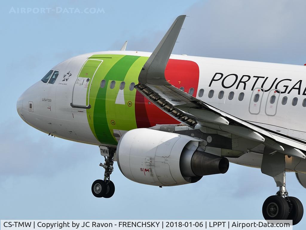 CS-TMW, 2001 Airbus A320-214 C/N 1667, 