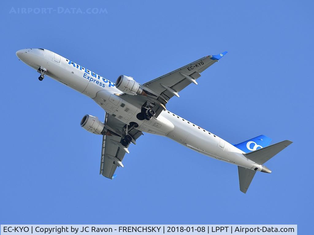 EC-KYO, 2009 Embraer 195LR (ERJ-190-200LR) C/N 19000276, Overflying Belem tower, Air Europa Express UX1157 from Madrid Barajaz (MAD)