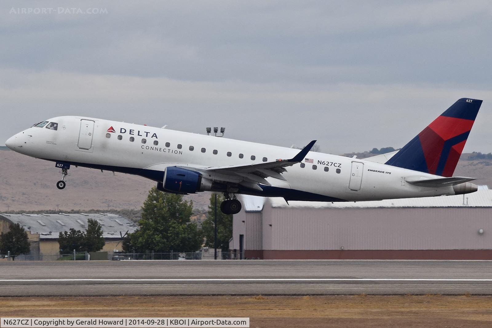 N627CZ, 2008 Embraer 175LR (ERJ-170-200LR) C/N 17000229, Take off from RWY 28L.